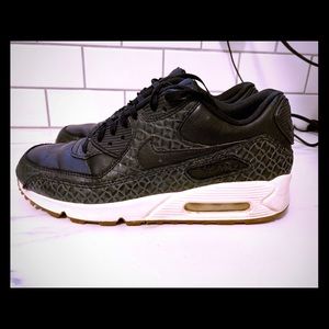 Nike AIR MAX sz9.5 snake skin!